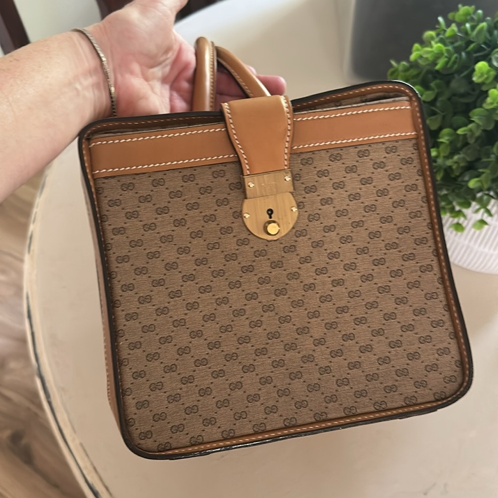 GUCCI micro GG Tan w/ key clean Train case Vanity travel Vintage Authentic - Picture 3 of 11
